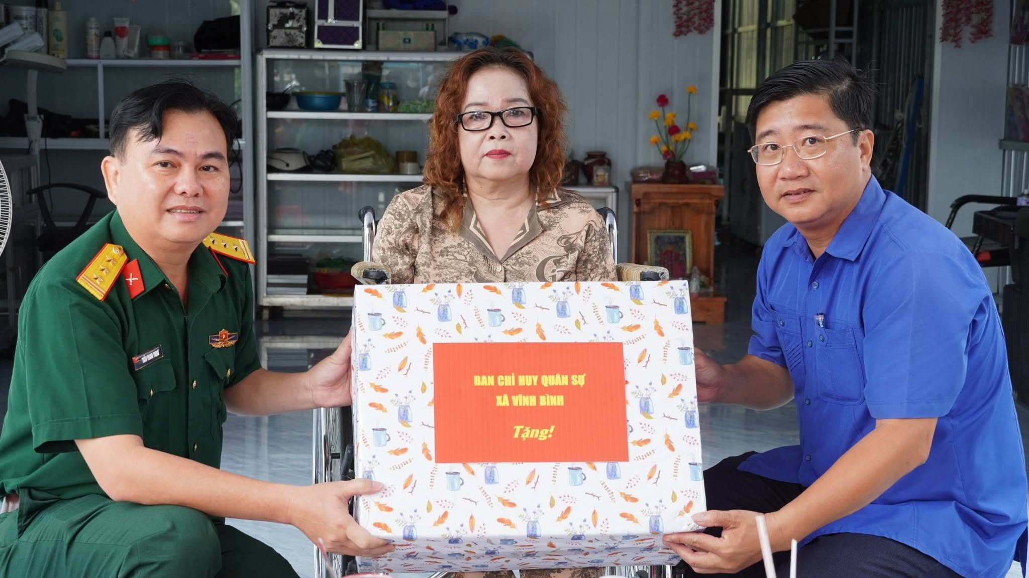 Bàn giao nhà cho đối tượng là con đẻ của người hoạt động kháng chiến bị nhiễm chất độc hóa học